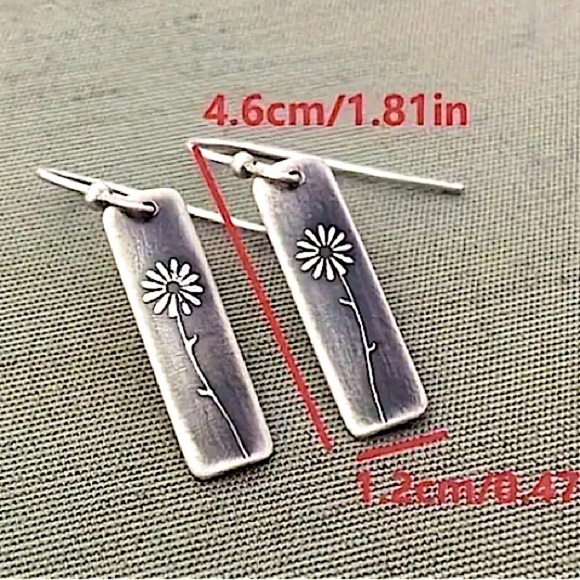 Vintage Silver Daisy Dangle Earrings, Stainless Steel Boho Tribal Minimalist - Picture 9 of 9